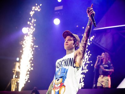 Fedez è rimasto in mutande. O meglio senza…