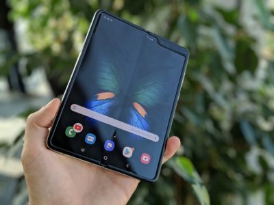 Samsung annuncia lo slittamento del lancio del Galaxy Fold