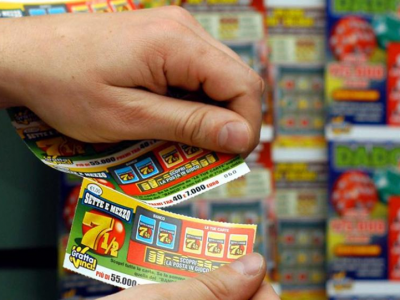 Trova “gratta e vinci” in un cestino e vince 100mila euro