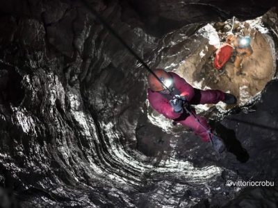 Un giro nelle grotte sarde per il raduno di speleologia a Urzulei