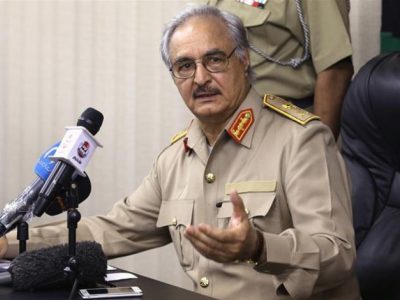 Haftar in visita al Cairo per incontrare il presidente al-Sisi