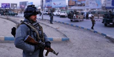 Kabul, attacco a ufficio ministeriale ucciso un...