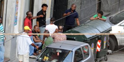Arrestati 11 nigeriani per riduzione in schiavi...