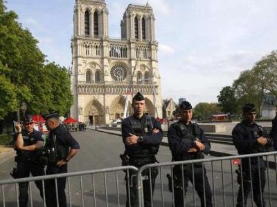 Ridotto il perimetro di sicurezza attorno a Notre-Dame