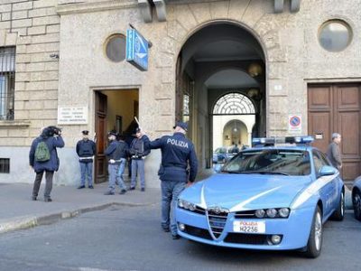Stuprata per ore in cambio di dosi di droga, orrore a Torino