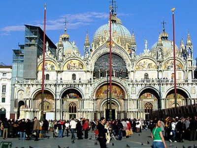 Come proteggere la Basilica di San Marco dall’assalto dei turisti?