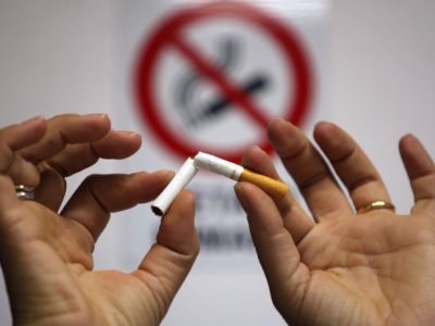 Immagini forti sui pacchetti di sigarette per dissuadere i più giovani