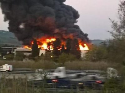 Monzone di Pavullo: stalla in fiamme, muoiono 250 mucche