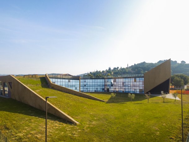 tetto verde scuola italiana