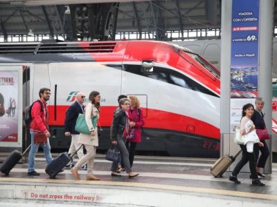 Assessore aggredita sul treno perché chiedeva di indossare la mascherina