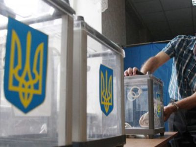 Ucraina: Zelensky dato in vantaggio sul presidente Poroshenko