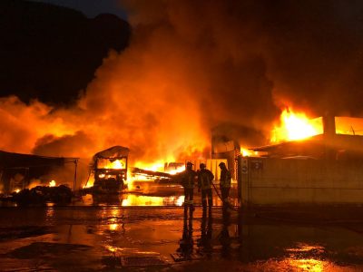 Pista dolosa dietro l’incendio della ditta Valcart di Rogno