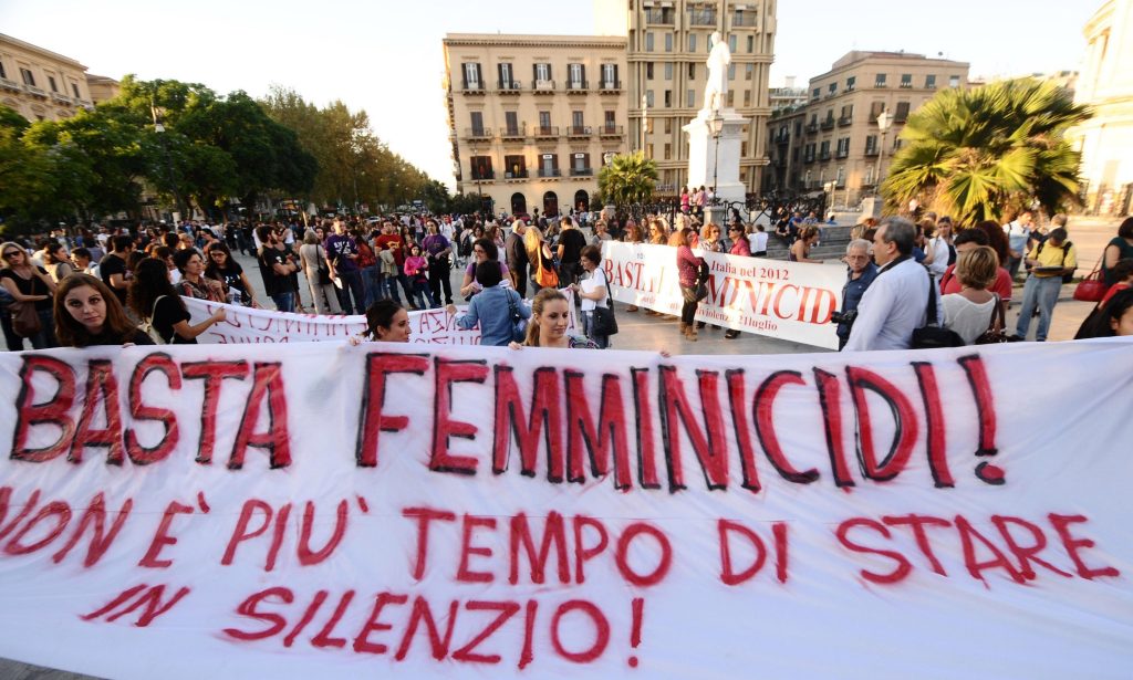 manifestazione contro femminicidi