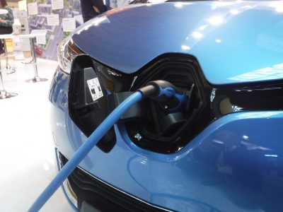Il futuro del clima passa dalle auto elettriche: in aumento la vendita