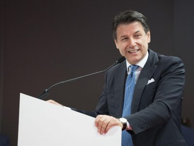 Novità Def: due aliquote al 15 e 20%. Ok alla flat tax