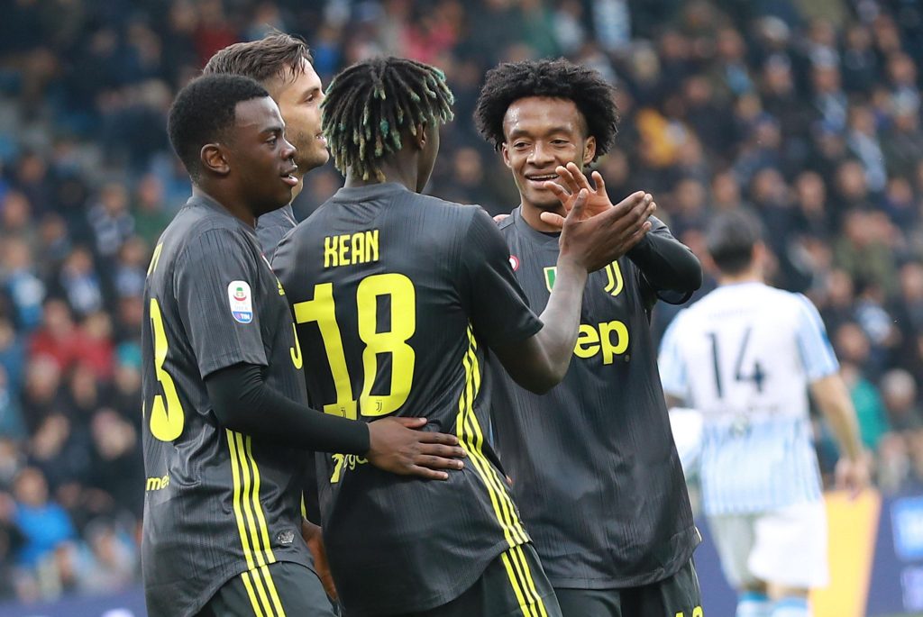  Moise Kean batte il cinque a Cuadrado dopo la rete dell'1-0 , Spal-Juventus