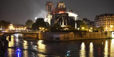 Notre-Dame, le immagini dell’incendio all...