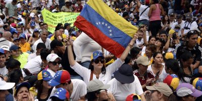 Venezuela: continua il braccio di ferro nelle p...