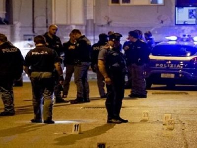 Agguato a colpi di pistola nel Rione Villa, un morto e un ferito