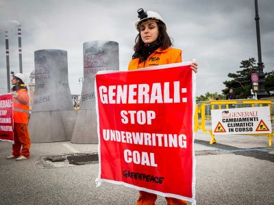 Greenpeace in azione a Trieste contro il carbone