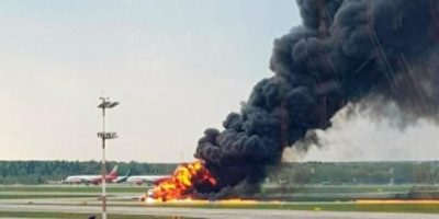 Aereo in fiamme a Mosca, muoiono 41 dei 78 pass...
