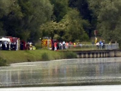 Barca si rovescia sul Reno nell’est della Francia: 3 morti