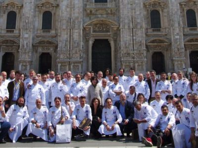 A Milano il flash mob della cucina italiana in piazza del Duomo