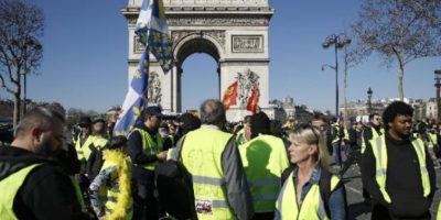 25° atto: mai così pochi gilet gialli nelle pia...