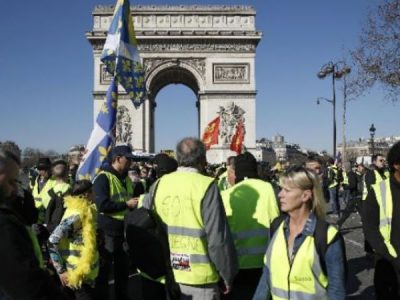 25° atto: mai così pochi gilet gialli nelle piazze francesi
