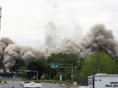In Pennsylvania, grattacielo demolito in tempo record