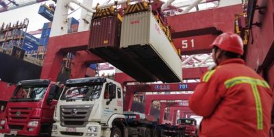 Trattative lente, Trump pronto ad alzare i dazi...