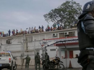 Venezuela, scoppia rivolta in carcere: almeno trenta morti
