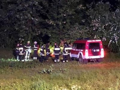 Maltempo, due pescatori muoiono travolti da un albero