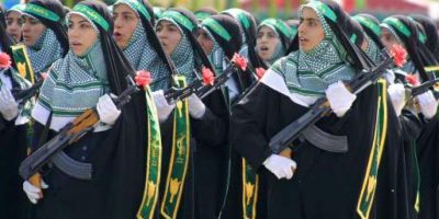 Iran: impiccati due 17enni, erano accusati di s...