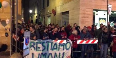 Albenga, il comizio di Salvini accompagnato da ...