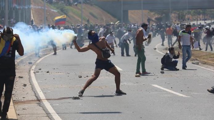 scontro usa russia sulla crisi in venezuela