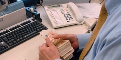 Banche italiane balzo in avanti ma con meno 280...