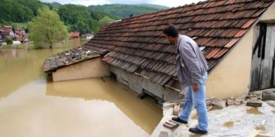 Allarme alluvioni nei Balcani, danni in Bosnia,...