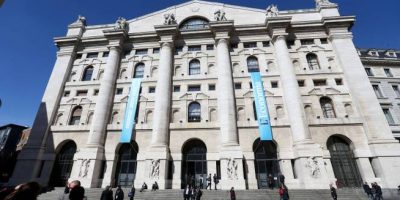 Borsa, Milano con un debole -0,6% lo spread a 2...