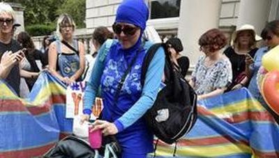Parigi: Le’Rosa Parks musulmane’in difesa del burkini