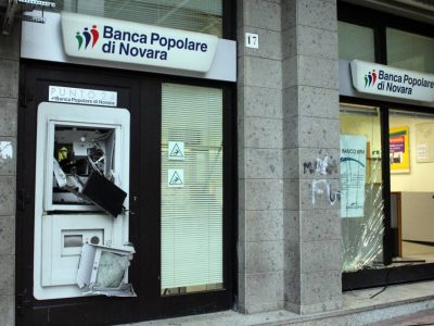 Foggia: esplosivo fa saltare il bancomat della Popolare di Novara