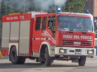 Uomo muore tra le fiamme della propria casa, salve due donne