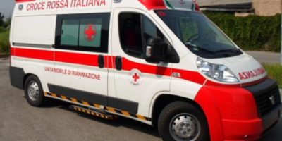 Bambino di 5 cade nel laghetto di un ristorante...