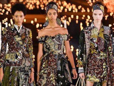 Dior sfila tra le dune del deserto di Marrakech