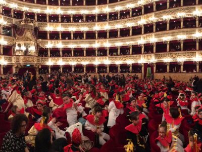 Bambini a lezione di lirica immersi nella magia del teatro