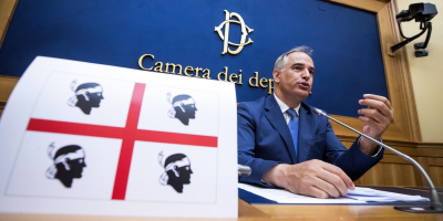 L’ex governatore sardo Mauro Pili in aula...