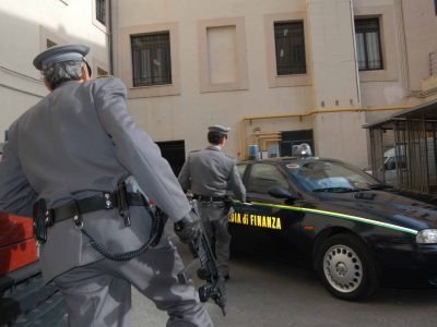 Accusato di riciclaggio arrestato ex direttore di filiale Carige