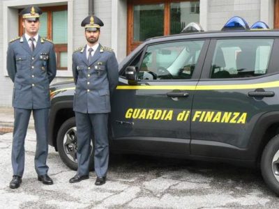 Riscuotevano le pensioni di mamma e suocera decedute