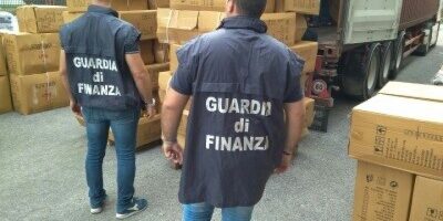 Operazione ‘scarica barile’ della G...