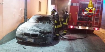Bruciata l’auto ad un carabiniere nel Nuo...
